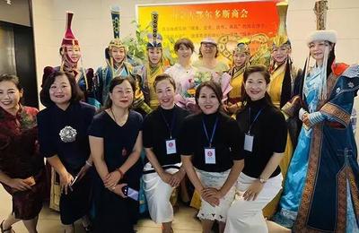 品味藝術之美——朗誦與藝術展示沙龍暨“什么是美”專題講座圓滿舉行